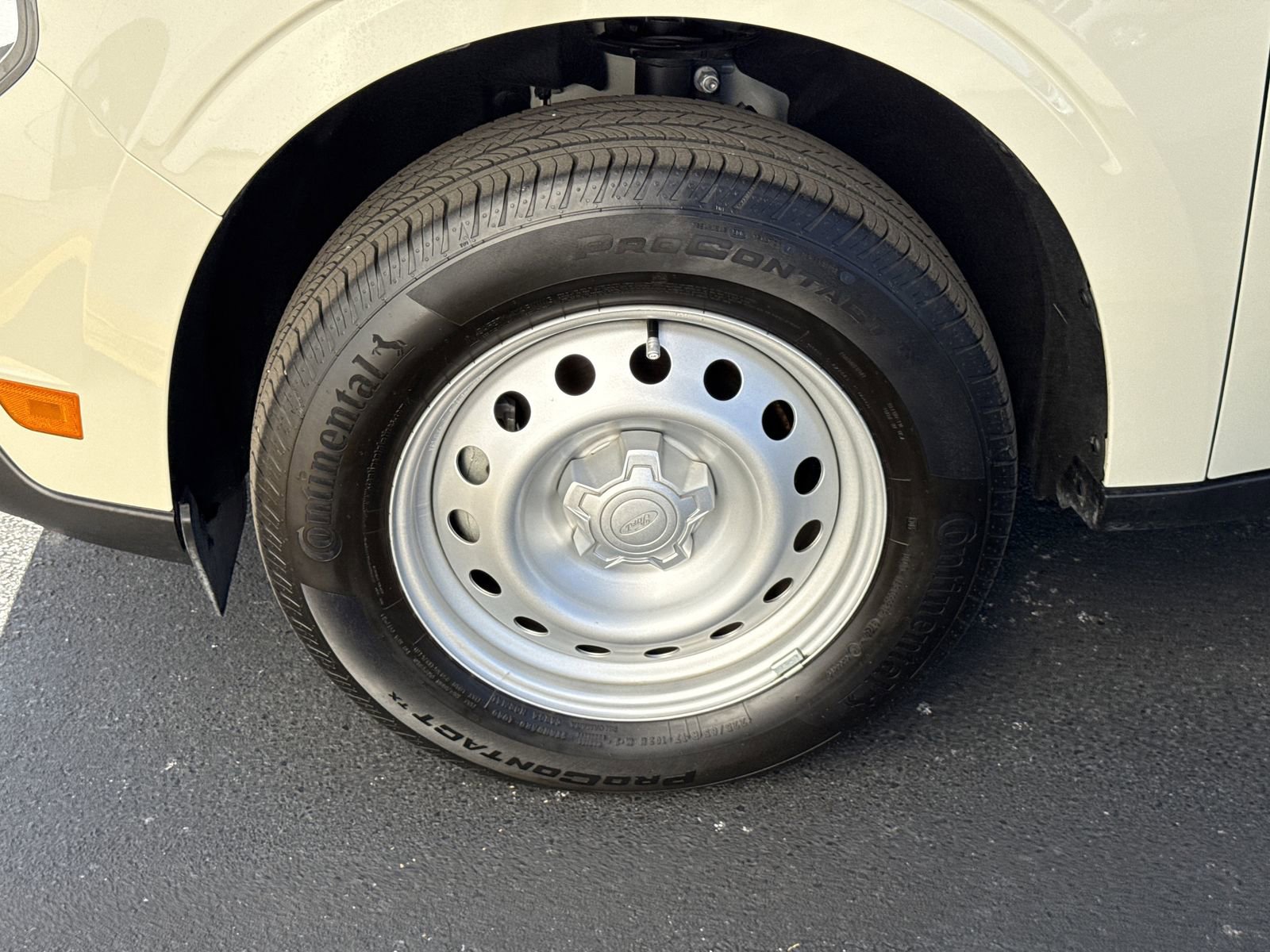 Certified 2025 Ford Maverick XL w/ Equipment Group 102A image 29