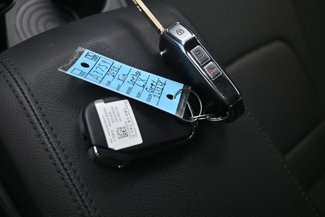 Used 2025 Kia Sportage LX AWD/4WD image 15