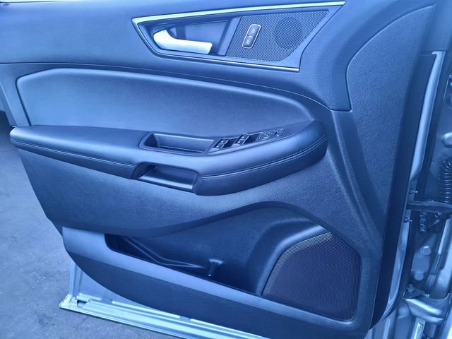 Certified 2022 Ford Edge SE w/ Black Appearance Package AWD/4WD image 12