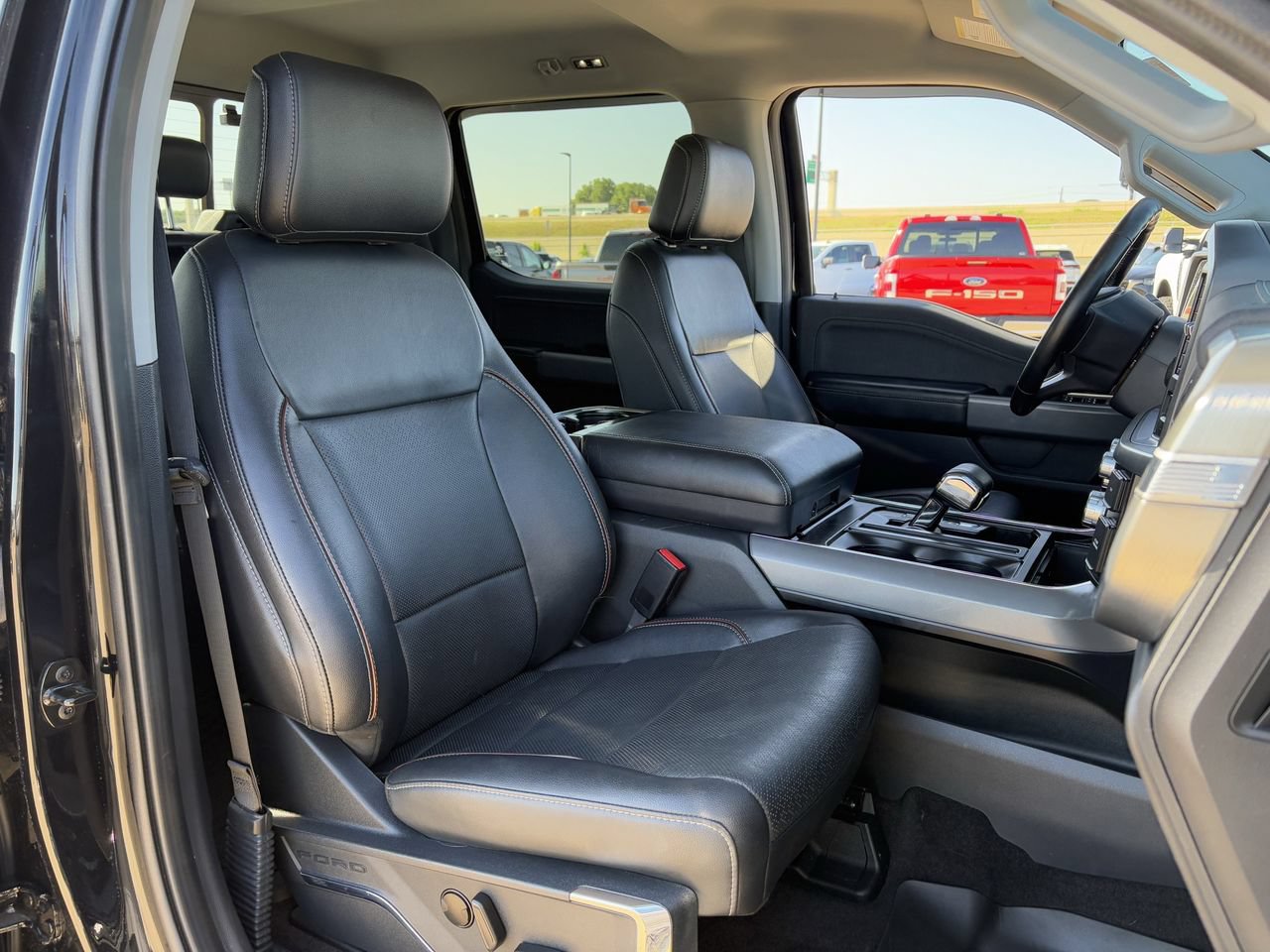 Certified 2022 Ford F150 Lariat w/ FX4 Off-Road Package AWD/4WD image 29