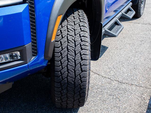 Used 2025 Nissan Frontier PRO-4X AWD/4WD image 9