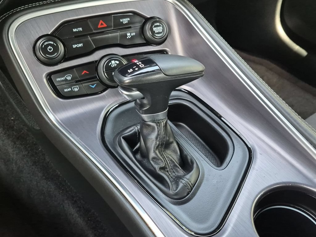 Used 2018 Dodge Challenger R/T RWD image 12