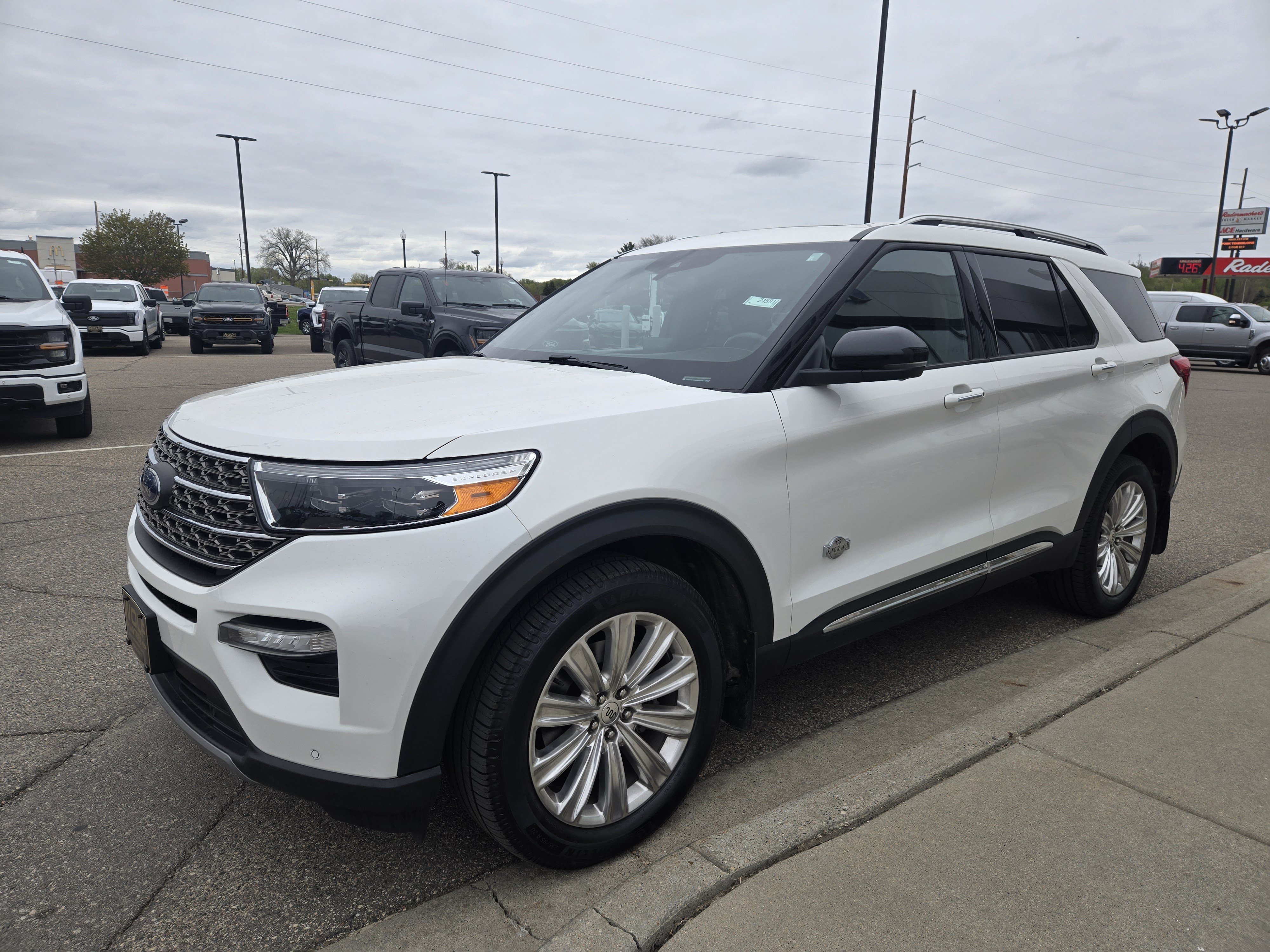 Certified 2022 Ford Explorer King Ranch w/ Class IV Trailer Tow Package AWD/4WD image 17