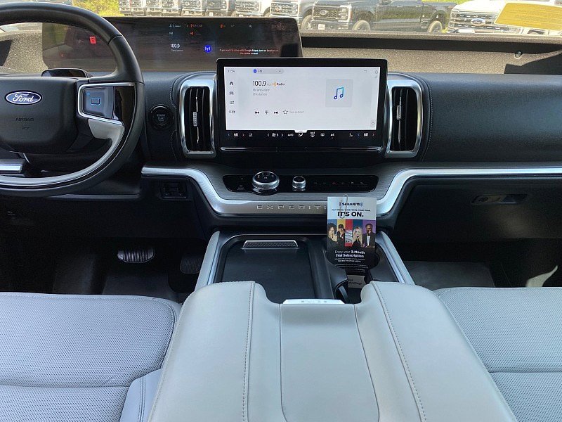 Certified 2025 Ford Expedition Platinum AWD/4WD image 19