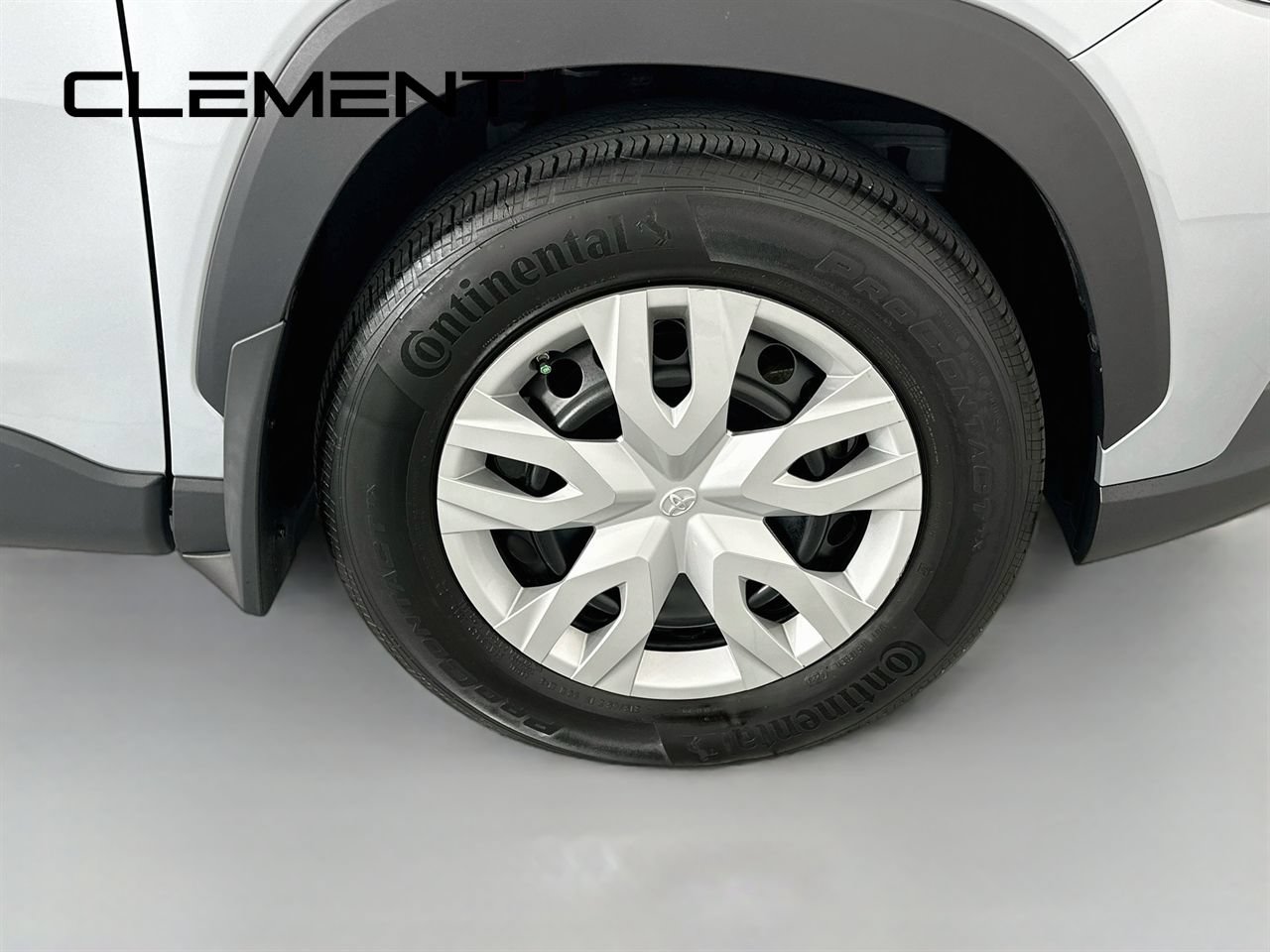Used 2024 Toyota Corolla Cross L FWD image 34