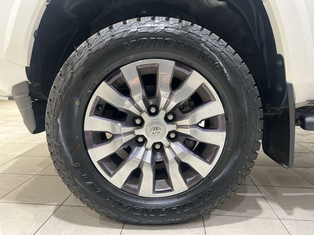 Used 2022 Toyota Tacoma Limited image 30