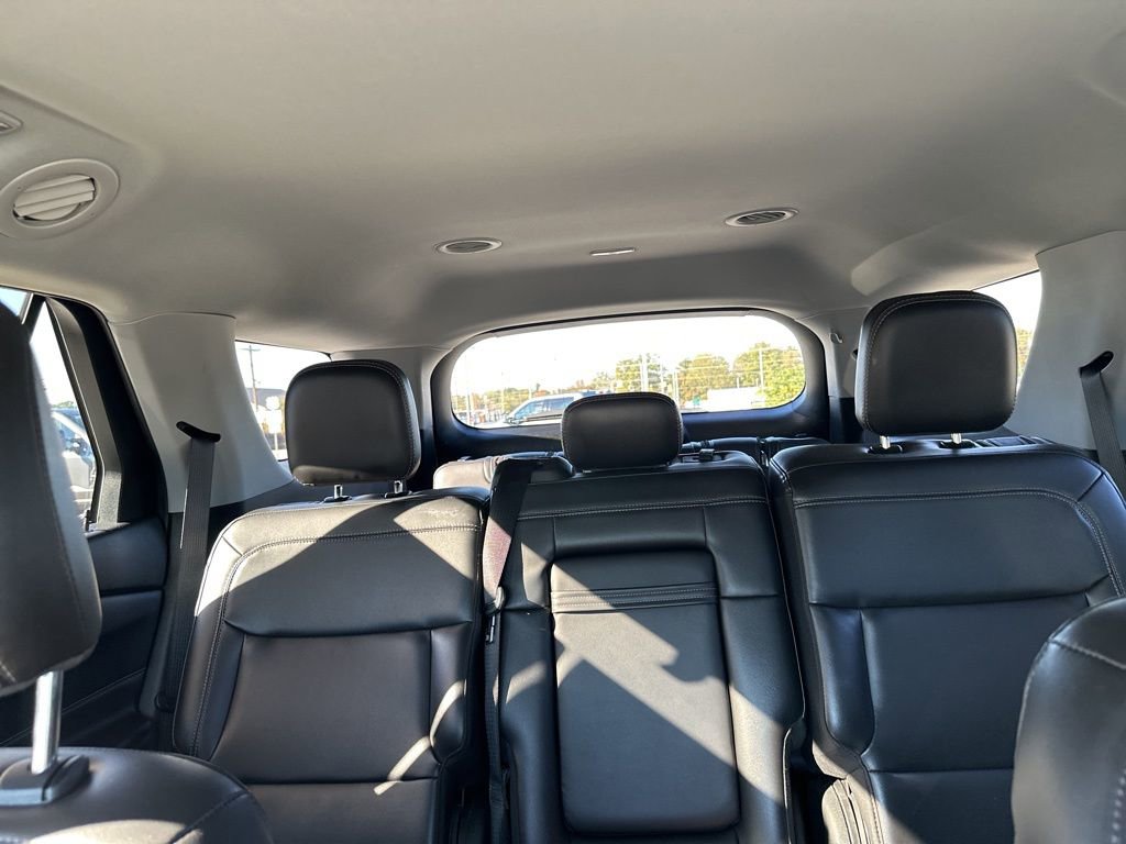 Certified 2022 Ford Explorer XLT w/ Equipment Group 202A image 16