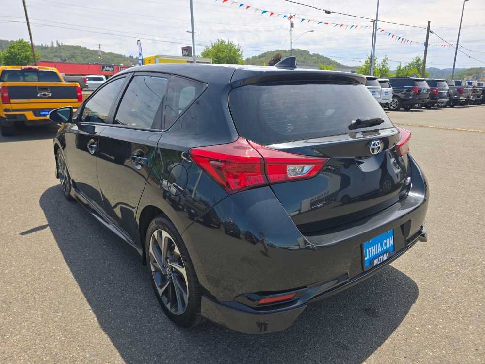 Used 2018 Toyota Corolla iM FWD image 3