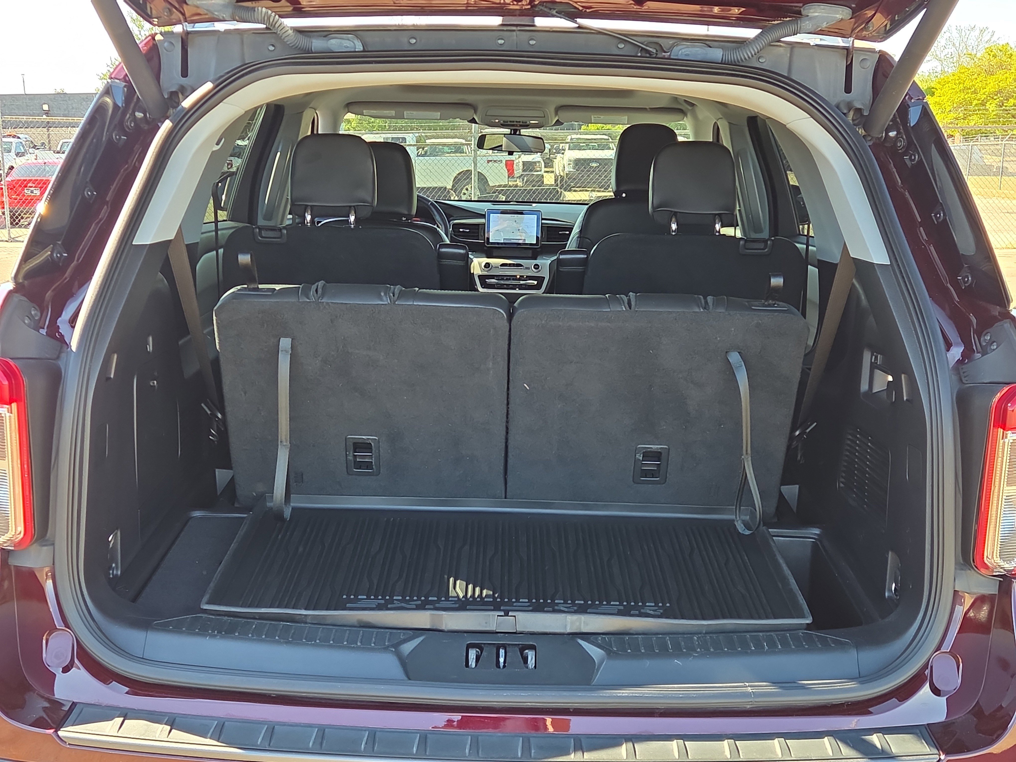 Certified 2022 Ford Explorer XLT w/ Equipment Group 202A AWD/4WD image 15