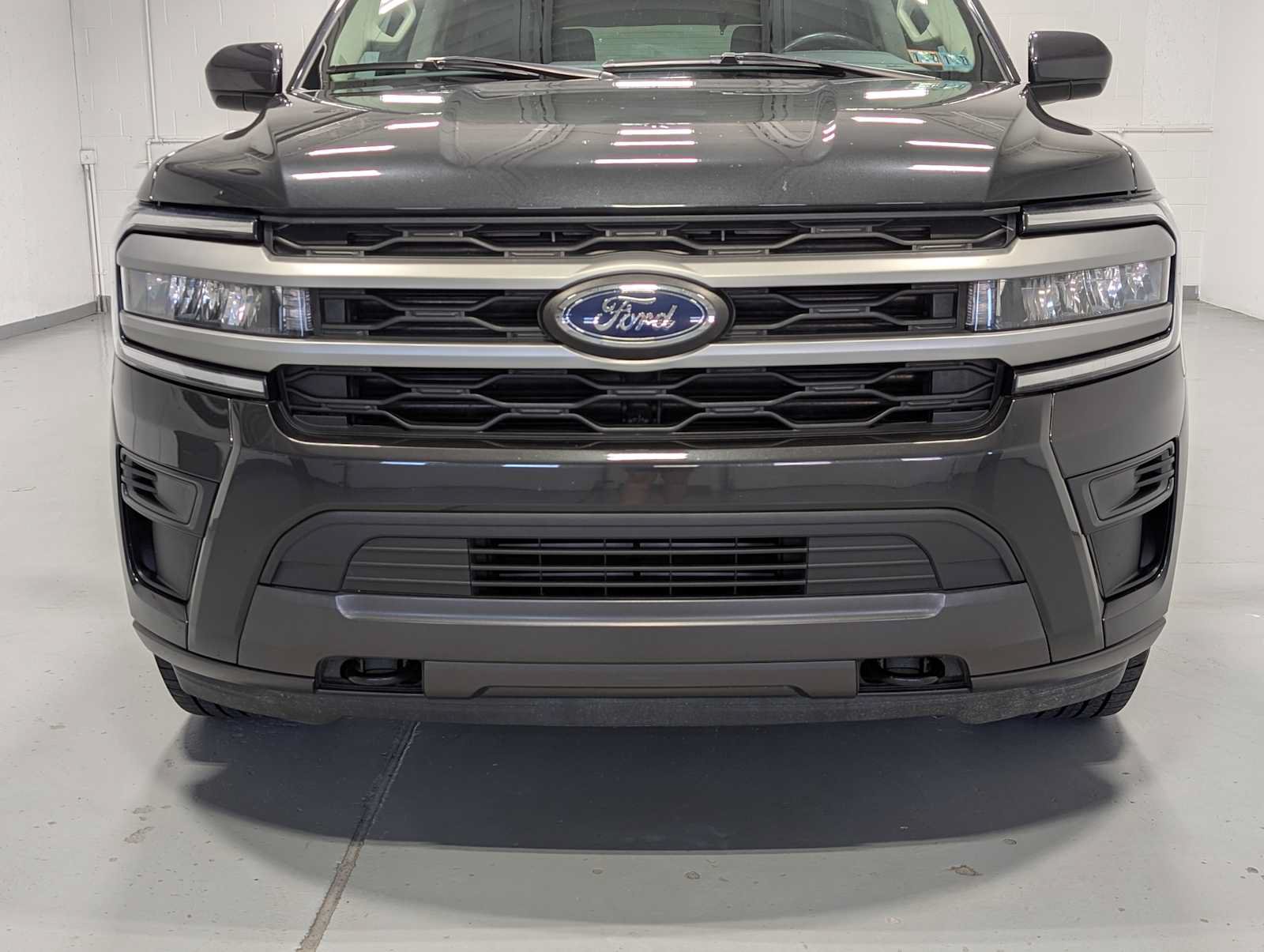 Certified 2023 Ford Expedition XLT AWD/4WD image 2