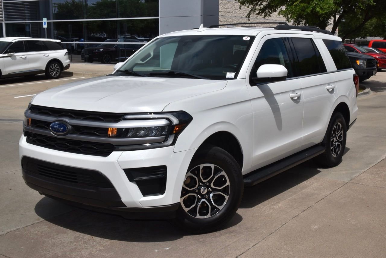 Certified 2022 Ford Expedition XLT image 3