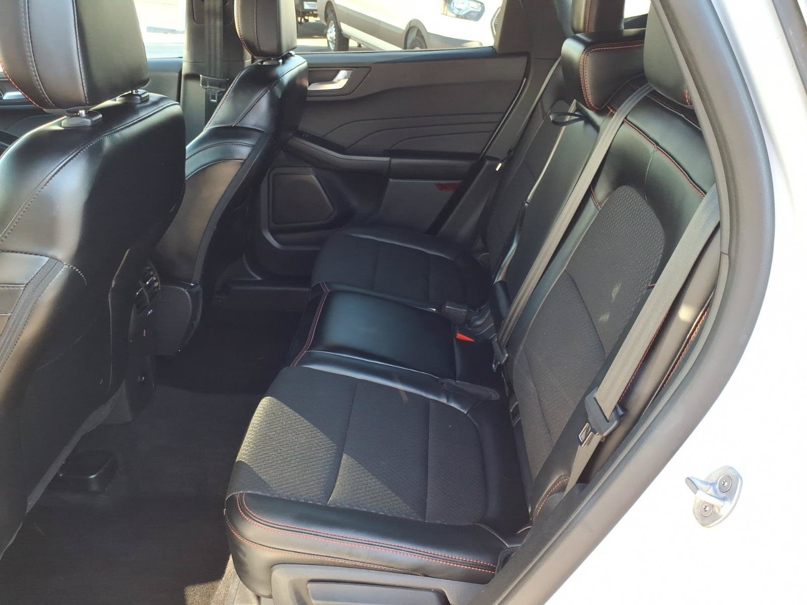 Certified 2025 Ford Escape ST-Line Select AWD/4WD image 16
