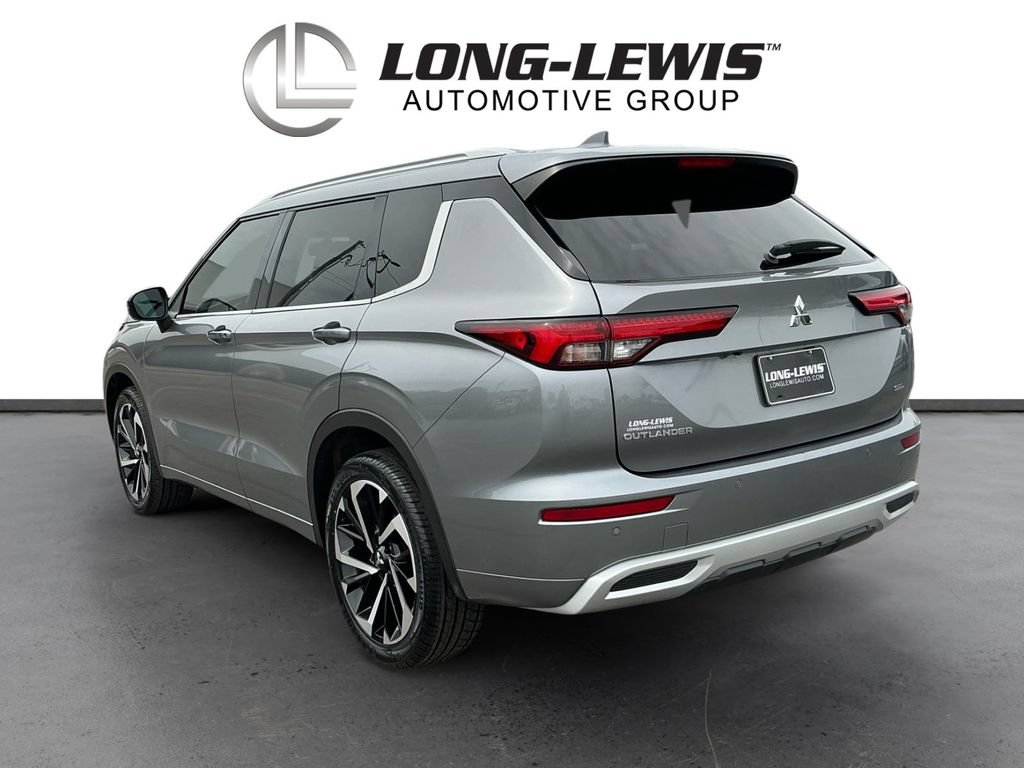 Used 2023 Mitsubishi Outlander SEL FWD image 4