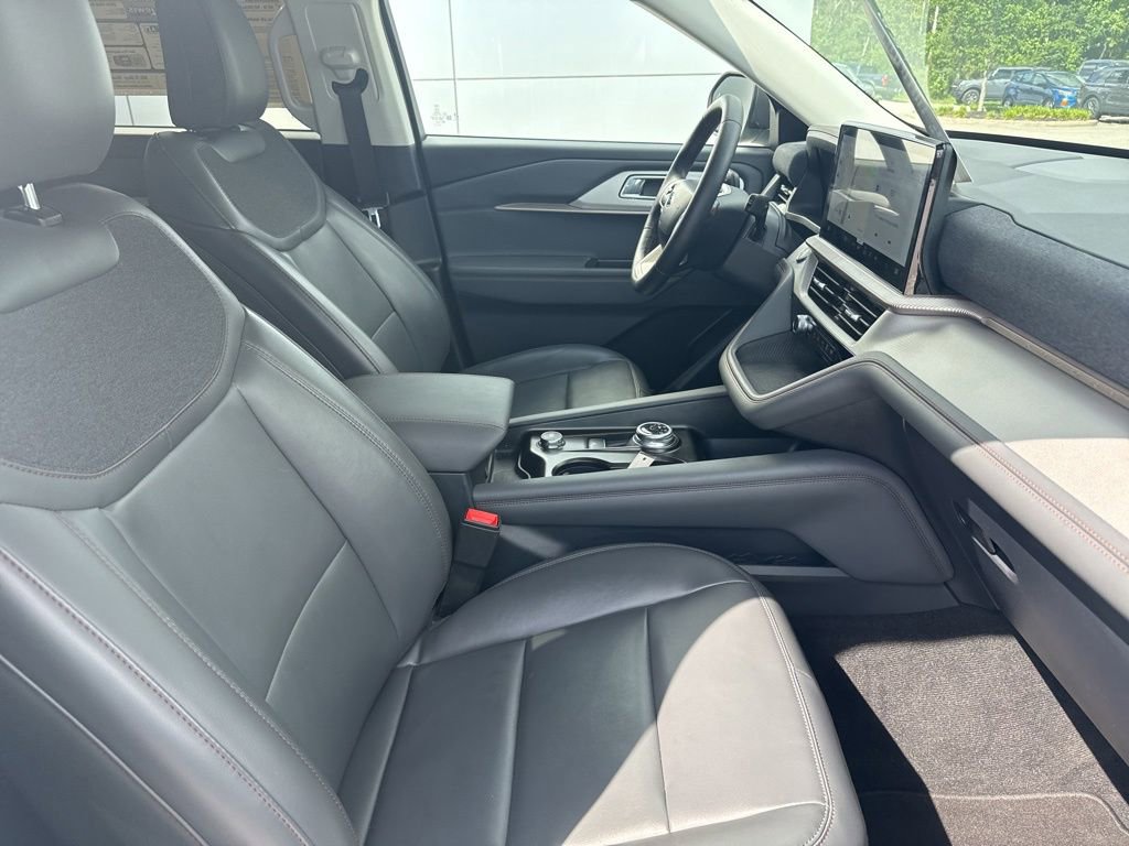 Certified 2026 Ford Explorer Active w/ Active Comfort Package RWD image 31