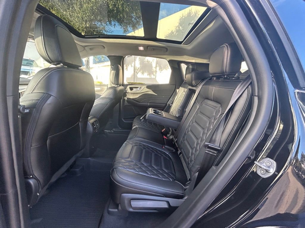 Certified 2024 Ford Escape SE w/ PHEV Premium Package FWD image 35