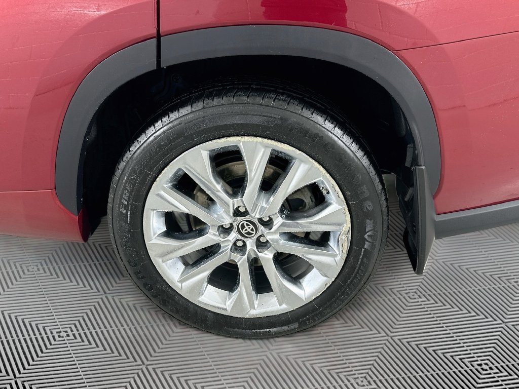 Used 2021 Toyota Highlander Limited AWD/4WD image 29