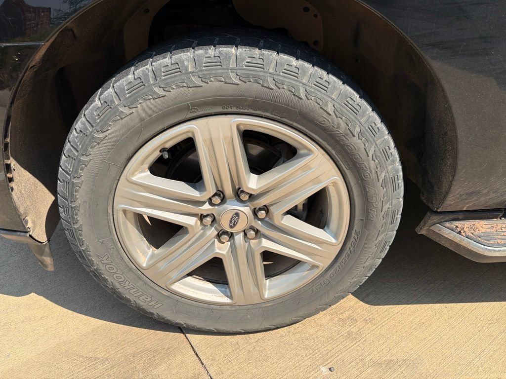 Certified 2018 Ford Expedition XLT w/ Equipment Group 202A AWD/4WD image 8