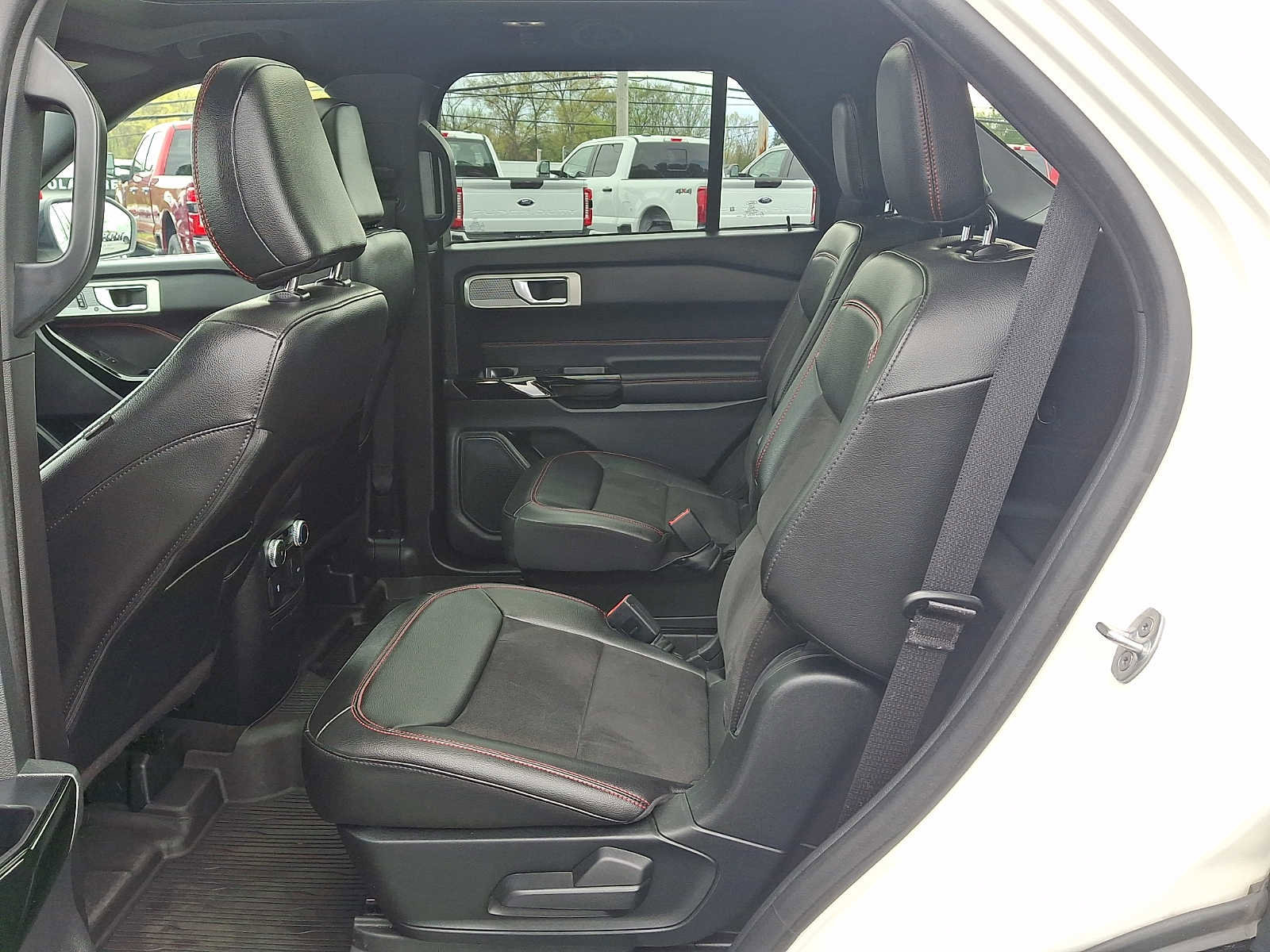 Certified 2023 Ford Explorer ST-Line w/ Class IV Trailer Tow Package image 10