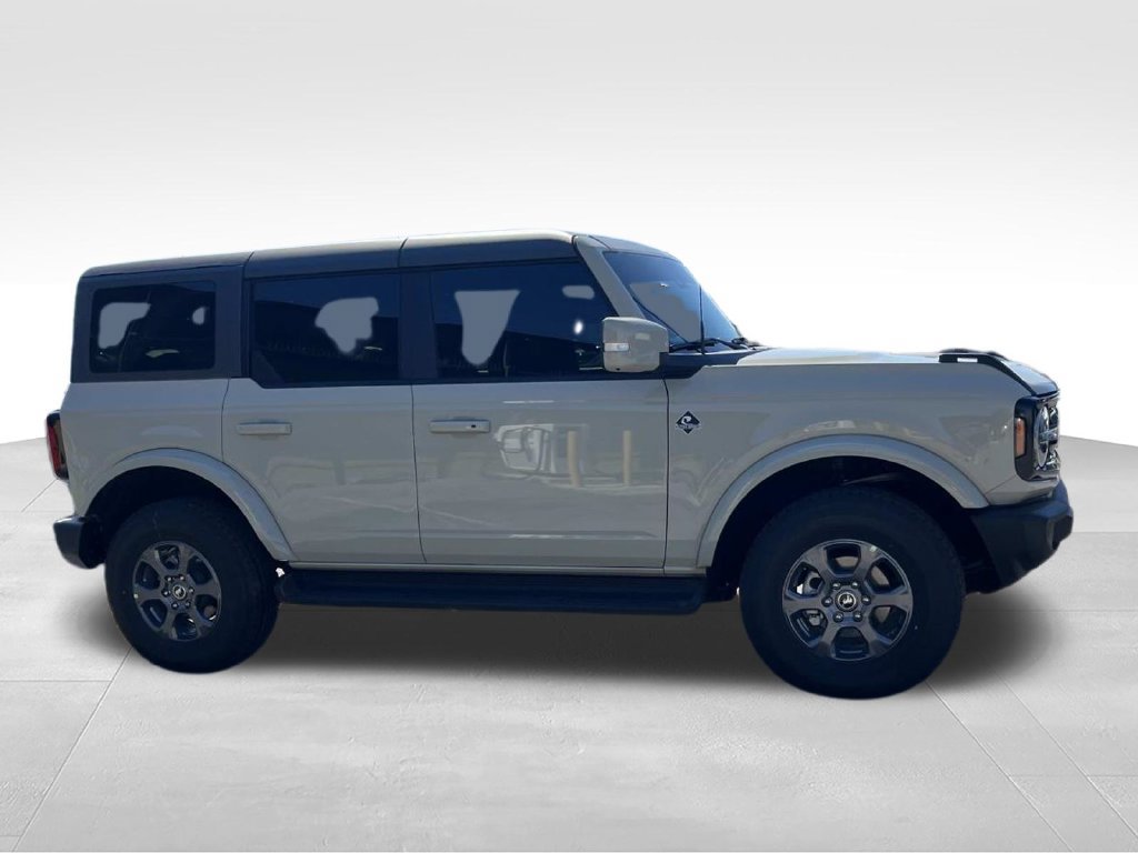 Certified 2025 Ford Bronco Outer Banks AWD/4WD image 2