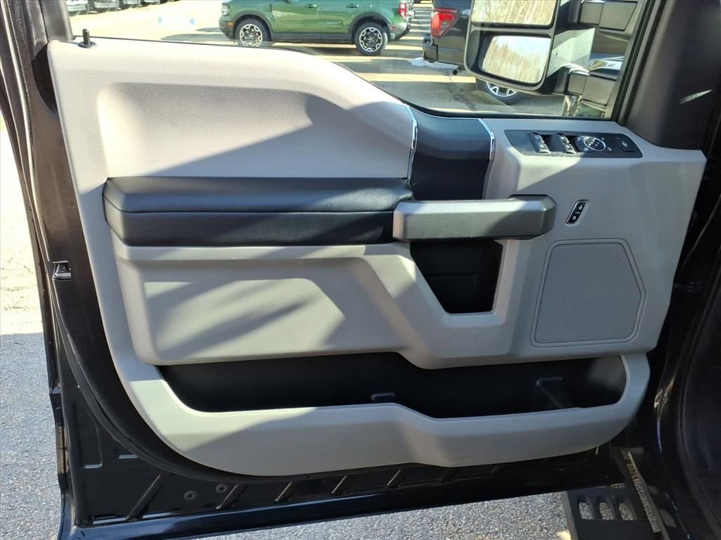 Certified 2020 Ford F250 XLT w/ Tremor Off-Road Package image 17