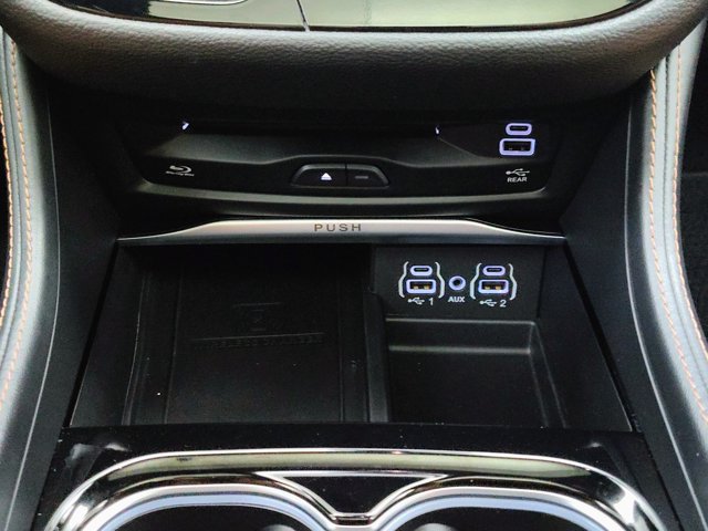 Used 2024 Chrysler Pacifica Pinnacle FWD image 38