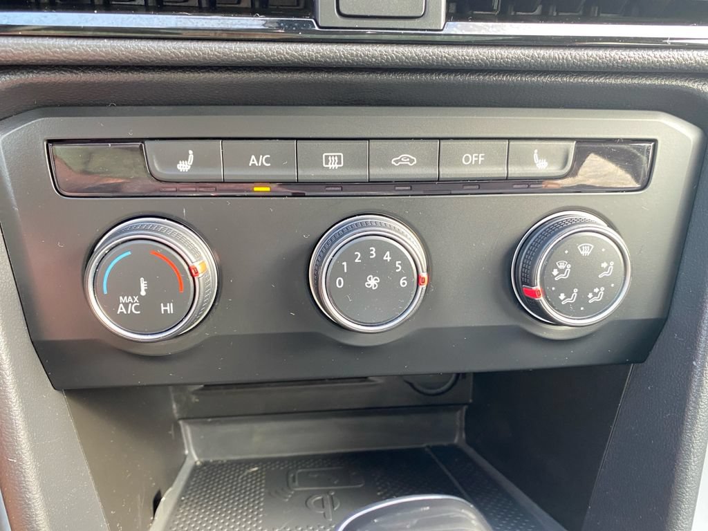 Used 2022 Volkswagen Taos SE AWD/4WD image 28