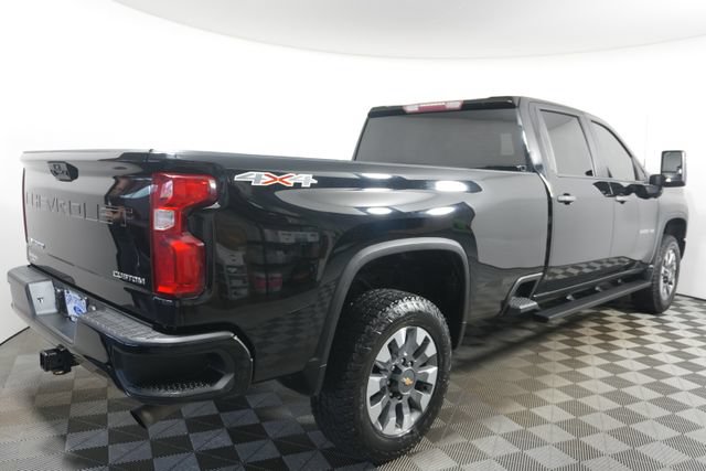 Used 2021 Chevrolet Silverado 2500 Custom w/ Custom Value Package AWD/4WD image 3