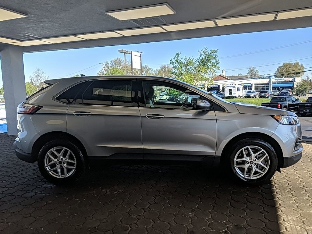 Certified 2024 Ford Edge SEL w/ Convenience Package AWD/4WD image 5