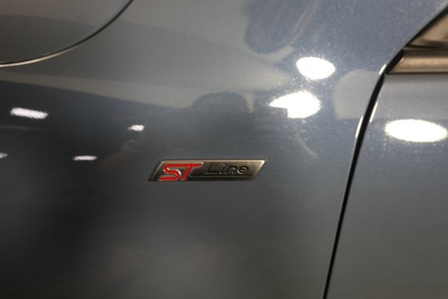Certified 2025 Ford Escape ST-Line Select AWD/4WD image 11