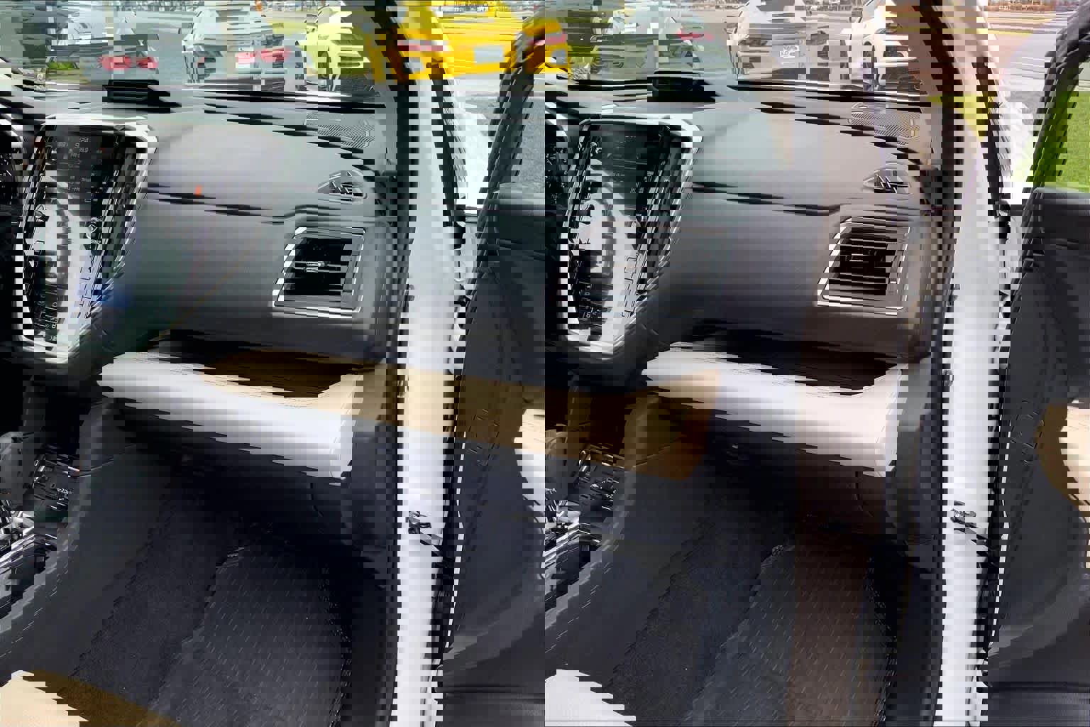 Used 2023 Subaru Ascent Limited w/ Technology Package image 16