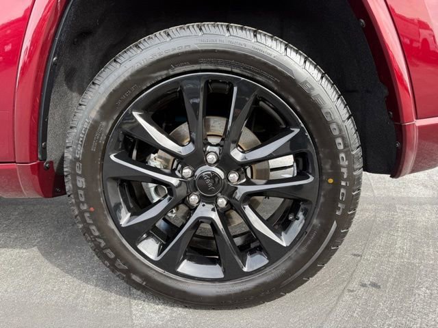 Used 2021 Jeep Grand Cherokee Laredo X image 10