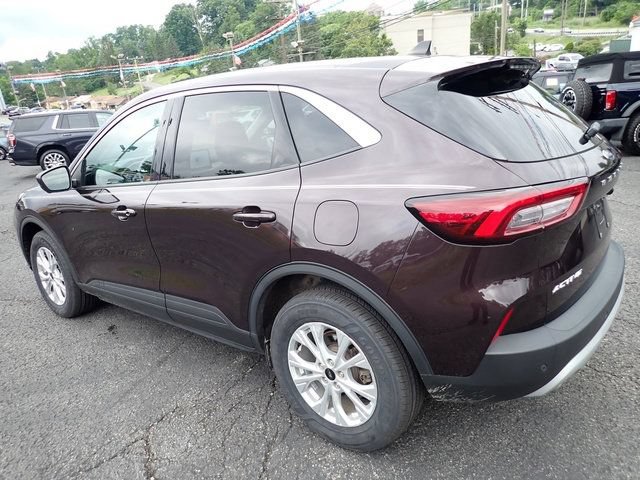 Certified 2023 Ford Escape Active w/ Tech Pack #2 AWD/4WD image 4