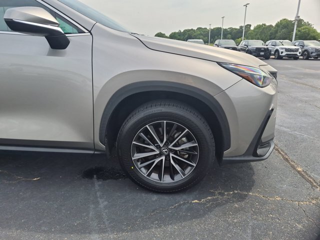 Used 2024 Lexus NX 250 FWD w/ Towing Package (2000 Lbs) image 11