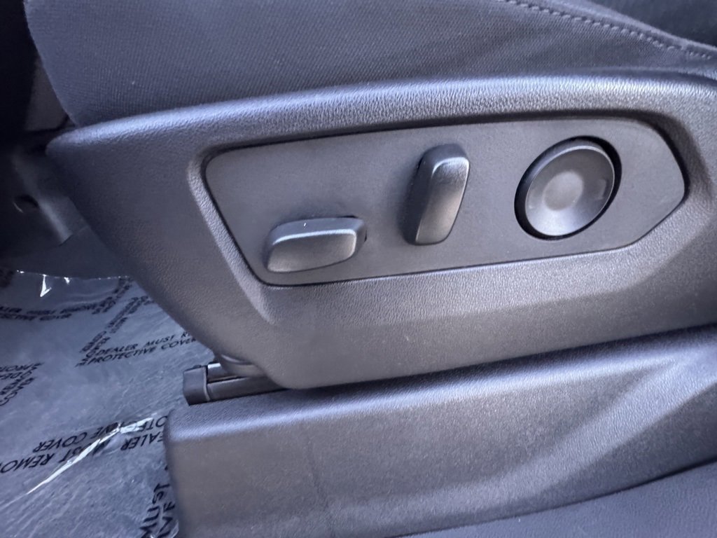 Used 2022 Chevrolet Silverado 1500 Custom image 18