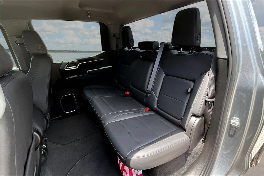 Used 2026 GMC Sierra 1500 SLT AWD/4WD image 25