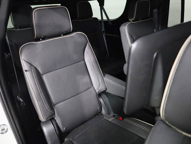 Used 2023 GMC Yukon XL SLT w/ SLT Premium Package AWD/4WD image 9
