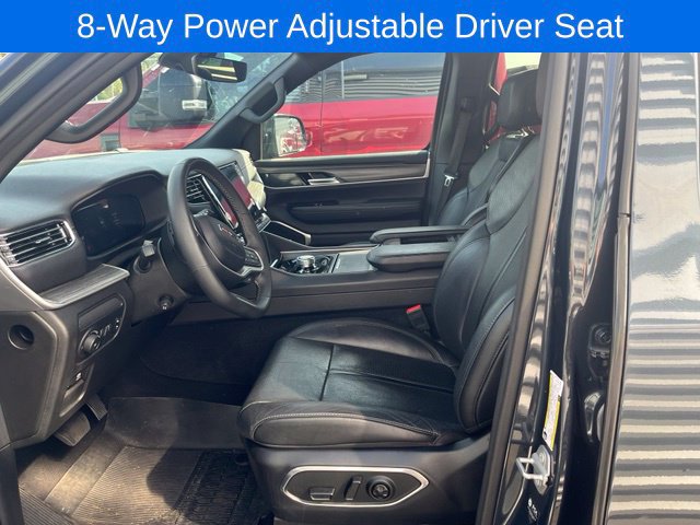 Used 2024 Jeep Wagoneer L Series II w/ Flexible Seating Group AWD/4WD image 7