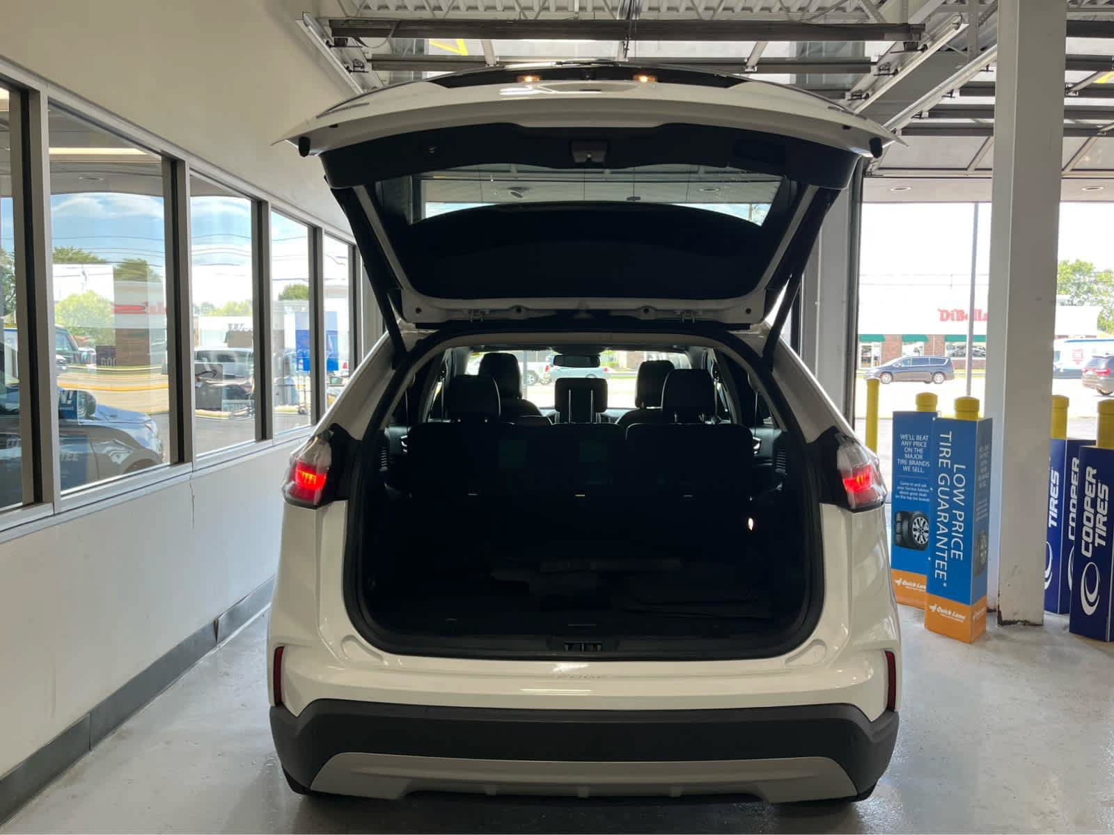 Certified 2024 Ford Edge SEL w/ Convenience Package AWD/4WD image 6