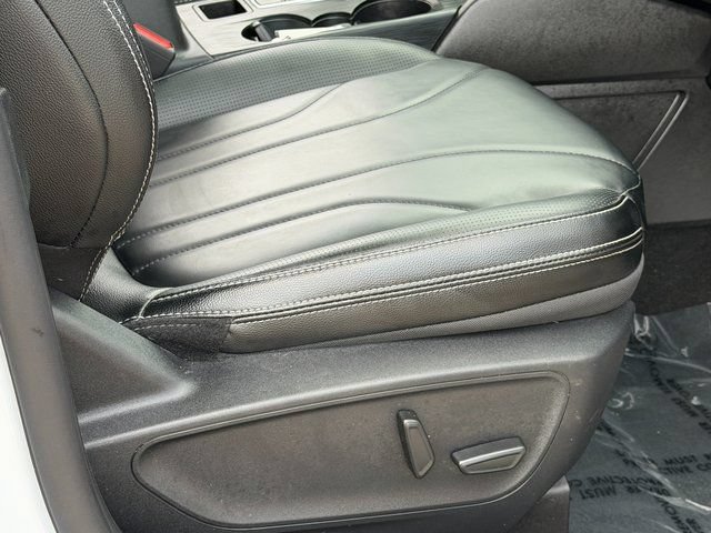Certified 2025 Ford Escape Platinum w/ Premium Technology Package AWD/4WD image 37