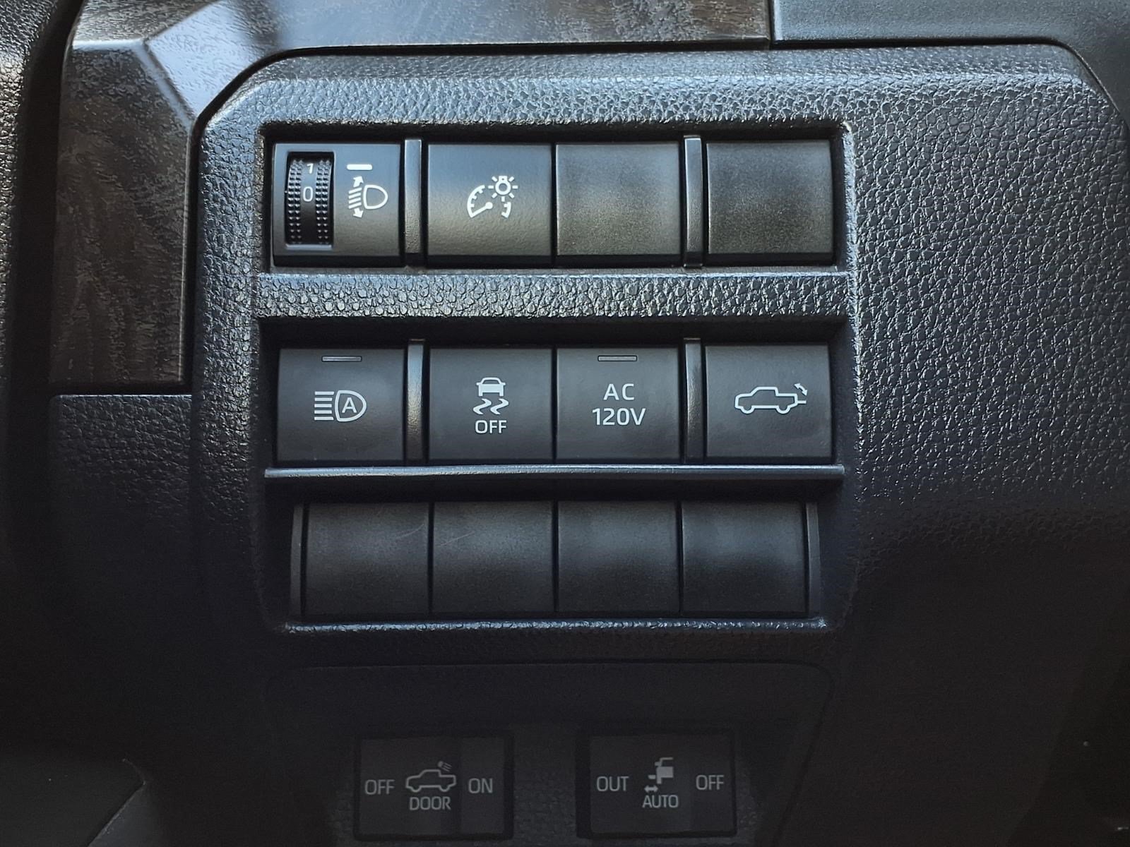 Used 2024 Toyota Tacoma Limited w/ Limited Package (LT) AWD/4WD image 23