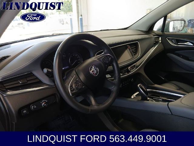Used 2020 Buick Enclave Essence w/ Sound and Sites Package AWD/4WD image 10