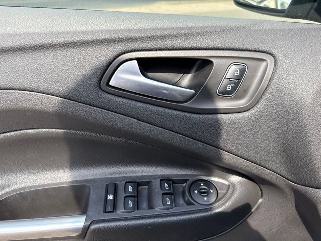 Certified 2017 Ford Escape SE w/ SE Cold Weather Package AWD/4WD image 16