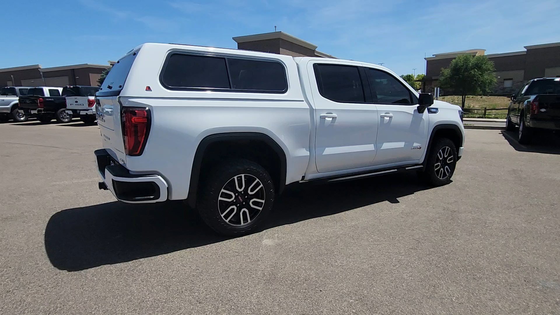 Used 2023 GMC Sierra 1500 AT4 w/ Technology Package AWD/4WD image 6