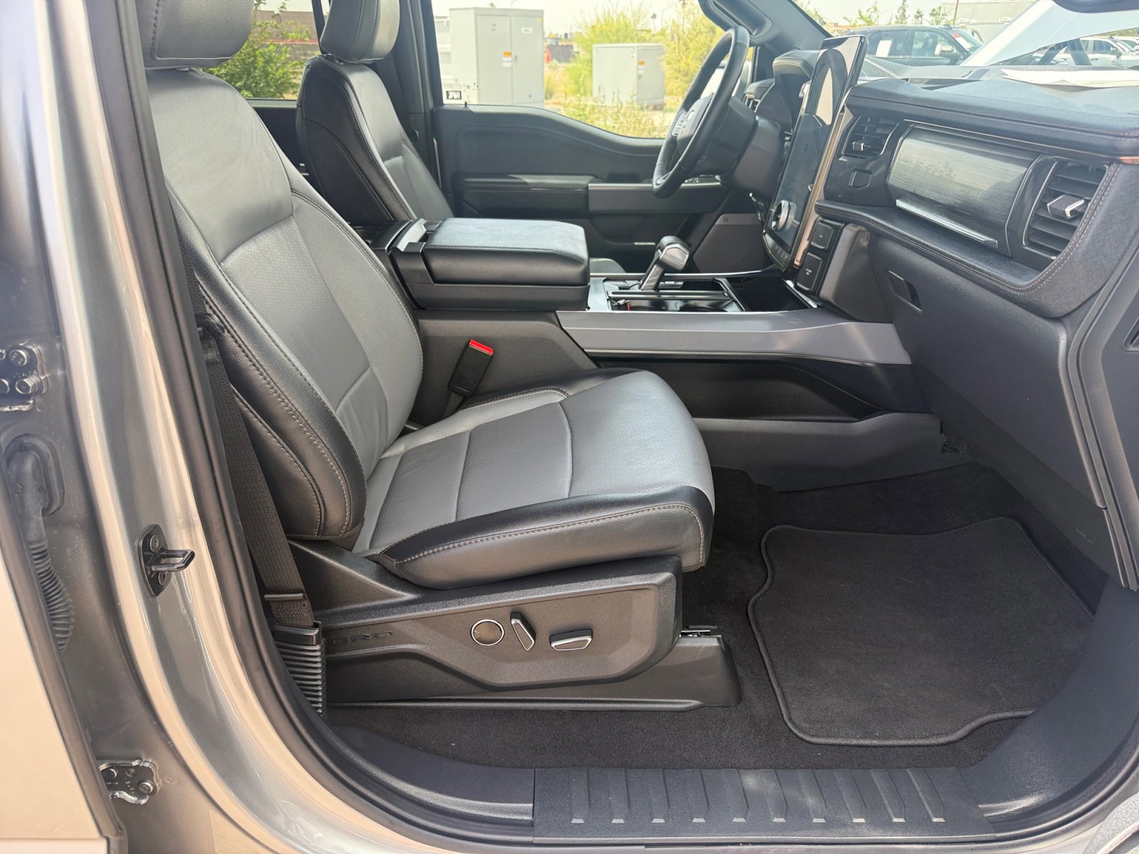 Certified 2024 Ford F150 Lightning Lariat image 30