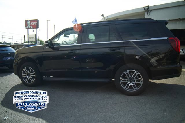 Certified 2025 Ford Expedition Active AWD/4WD image 5