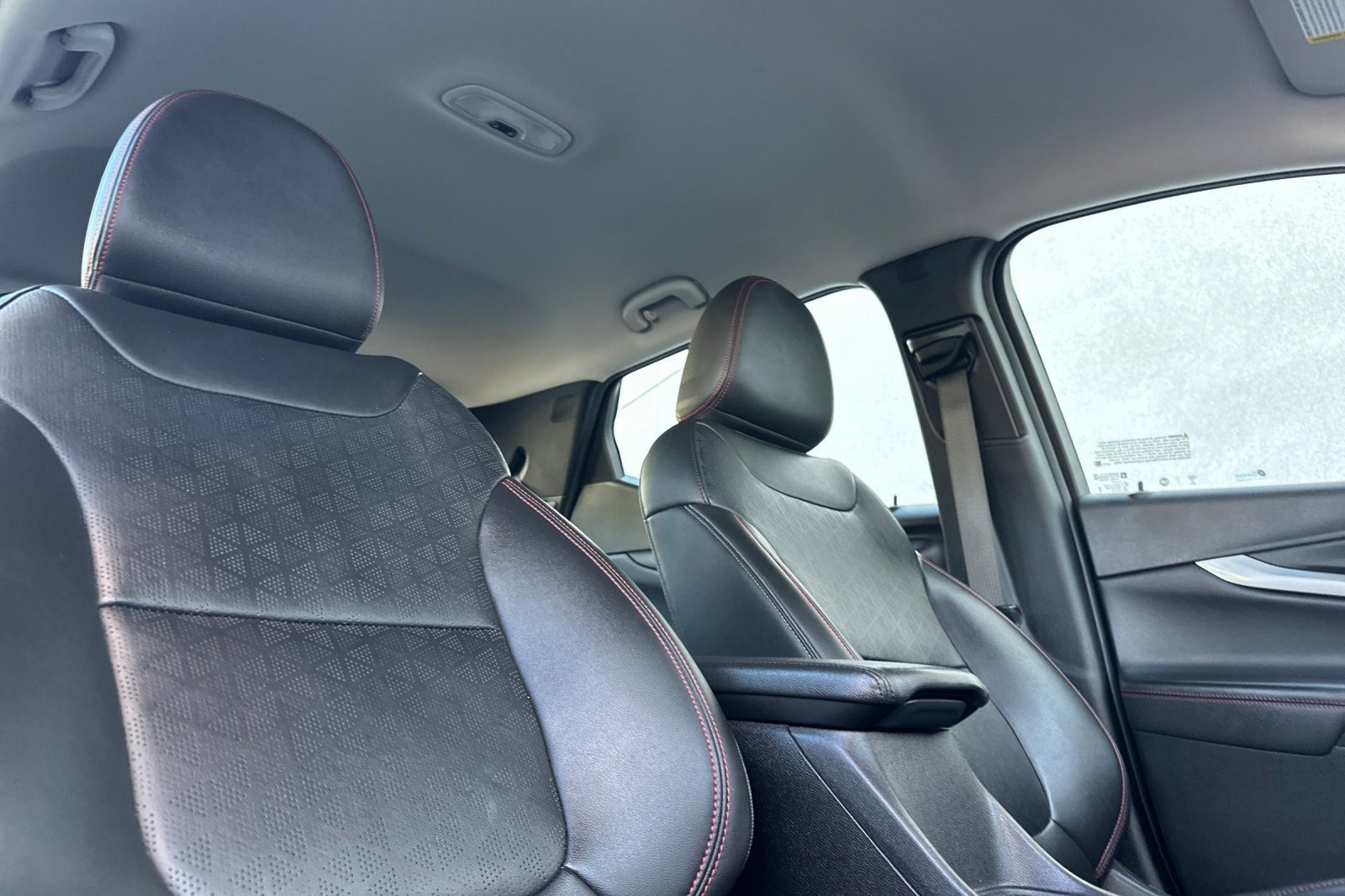 Used 2023 Chevrolet Bolt EUV Premier w/ Redline Edition image 16