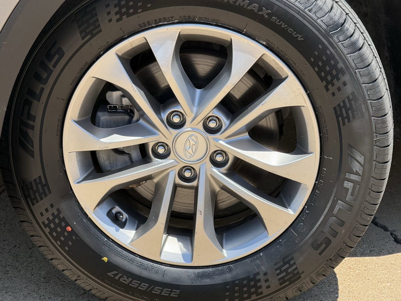 Used 2019 Hyundai Santa Fe SEL FWD image 9