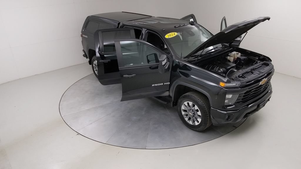 Used 2024 Chevrolet Silverado 2500 Custom w/ Custom Value Package AWD/4WD image 45