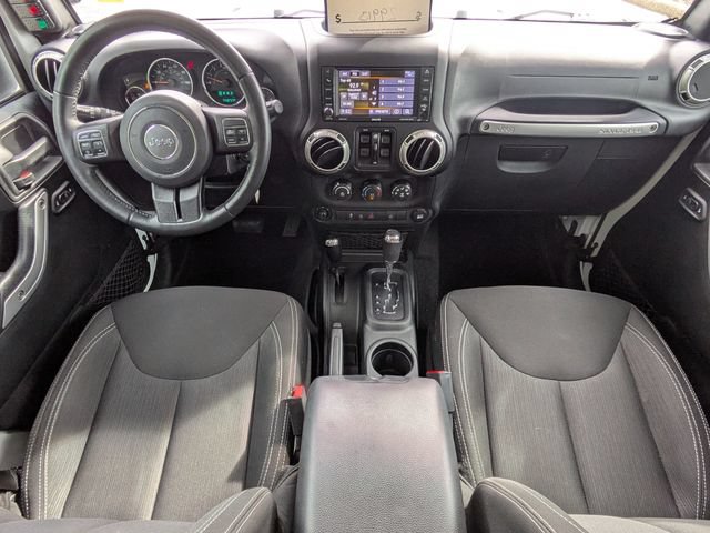 Used 2018 Jeep Wrangler Unlimited Sahara w/ Connectivity Group AWD/4WD image 14