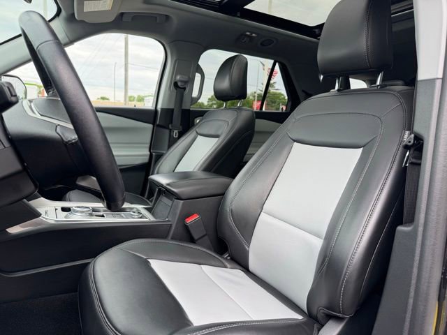 Certified 2023 Ford Explorer XLT w/ Equipment Group 202A AWD/4WD image 6